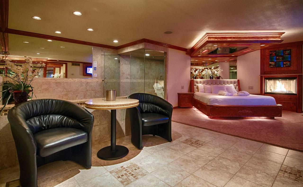 Sybaris Pool Suites Northbrook - Adults Only Glenview Buitenkant foto